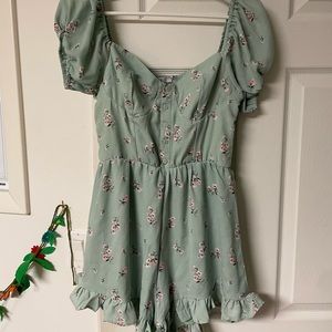 Green romper. IRIS. Size M